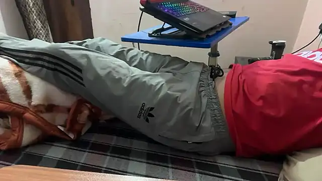 Snapshot of sexyboy09 chatting on 10/28/25, 12:19 sexyboy09 online show from 10/28/25, 12:19