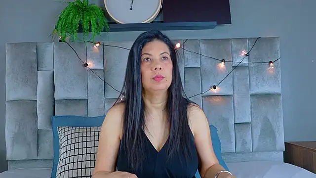 Snapshot of JaylaScott__ chatting on 04/04/26, 11:40 JaylaScott online show from 04/04/26, 11:40