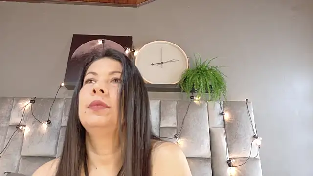 Snapshot of JaylaScott__ chatting on 04/12/26, 11:48 JaylaScott online show from 04/12/26, 11:48