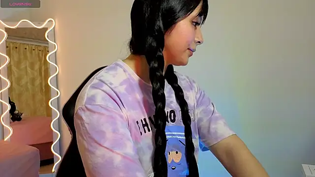 hina tay online show from 11/04/25, 03:27