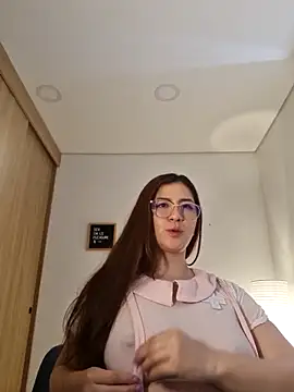 Snapshot of Rachel_t_ chatting on 10/18/25, 04:52 Rachel t  online show from 10/18/25, 04:52