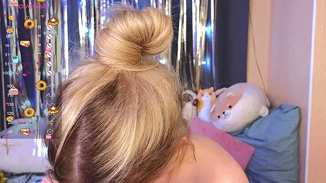 Snapshot of doll_barbieee chatting on 12/17/24, 01:18 doll barbieee online show from 12/17/24, 01:18