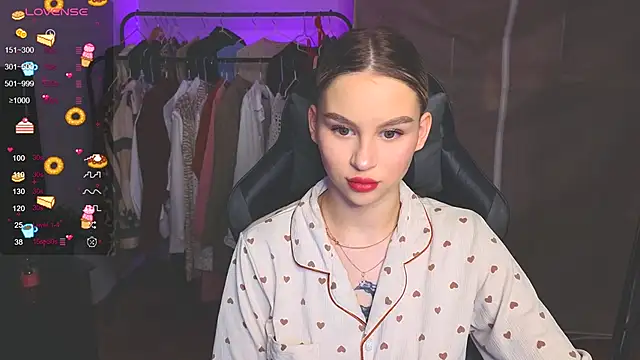 Snapshot of doll_barbieee chatting on 11/26/25, 03:02 doll barbieee online show from 11/26/25, 03:02