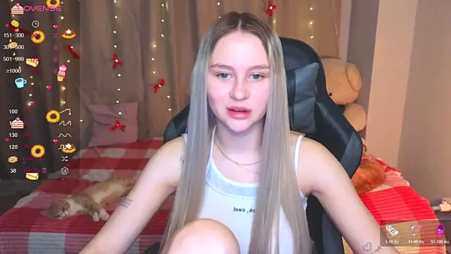 Snapshot of doll_barbieee chatting on 12/01/25, 12:43 doll barbieee online show from 12/01/25, 12:43