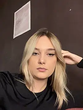 Alisa Rise online show from 10/10/25, 03:33