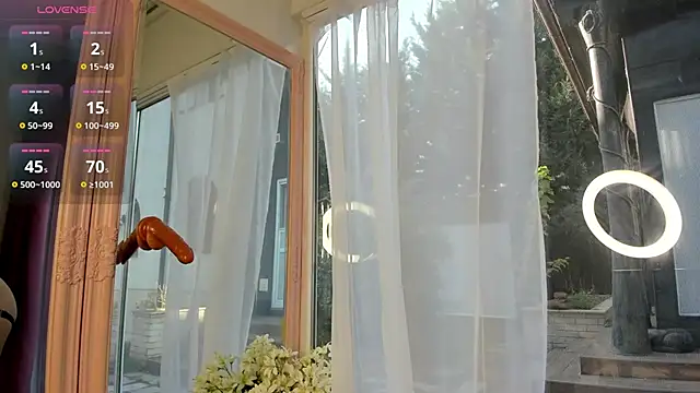 Snapshot of Mia__Milan chatting on 11/22/25, 10:03 Mia Milan online show from 11/22/25, 10:03