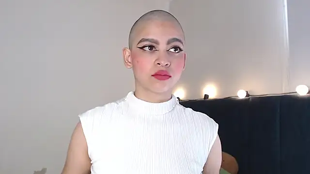 Bitsy Messy online show from 01/14/25, 05:34