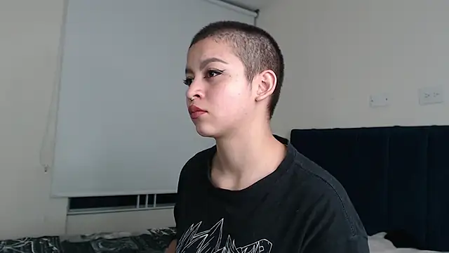 Bitsy Messy online show from 03/04/25, 03:55