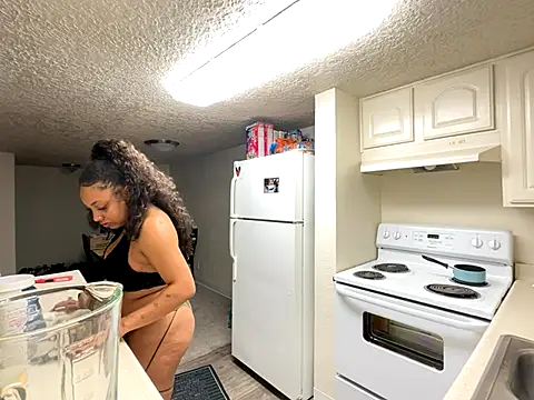 Snapshot of GoddessNih chatting on 11/12/25, 06:41 GoddessNih online show from 11/12/25, 06:41