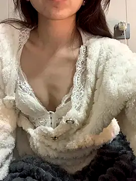 Snapshot of Aimeil chatting on 12/05/24, 07:27 Aimeil online show from 12/05/24, 07:27