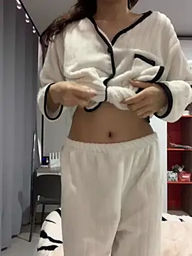 Snapshot of Aimeil chatting on 03/09/25, 07:56 Aimeil online show from 03/09/25, 07:56