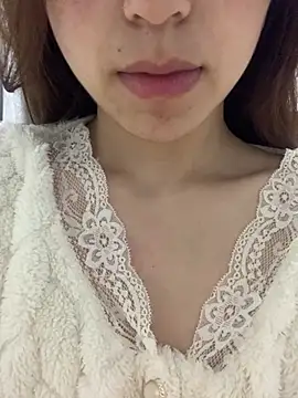 Snapshot of Aimeil chatting on 03/11/25, 03:37 Aimeil online show from 03/11/25, 03:37