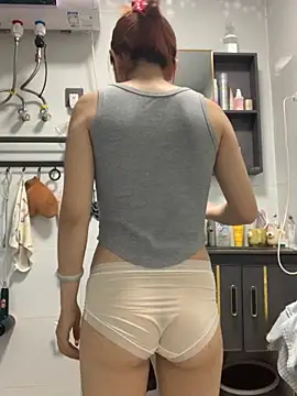 Snapshot of Aimeil chatting on 10/10/25, 02:16 Aimeil online show from 10/10/25, 02:16