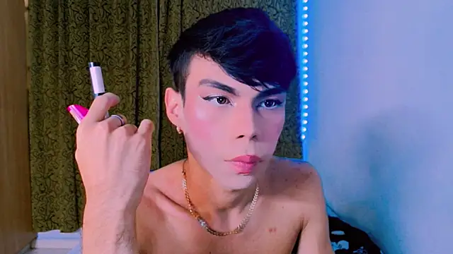 Snapshot of femboykeene chatting on 01/13/25, 06:06 femboykeene online show from 01/13/25, 06:06