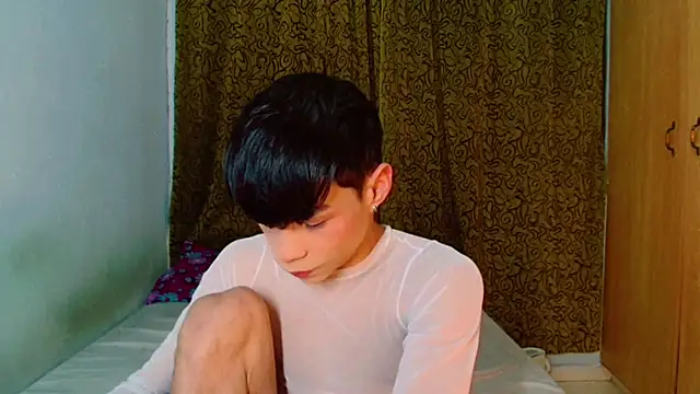 Snapshot of femboykeene chatting on 11/20/25, 10:42 femboykeene online show from 11/20/25, 10:42