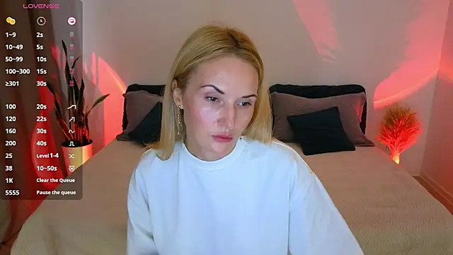 AlisssaRose online show from 10/15/25, 08:53