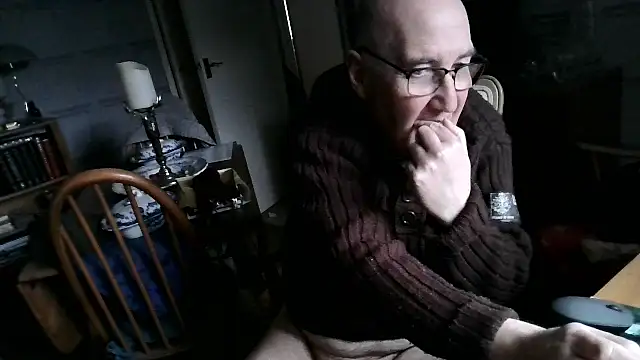 Adamdaddybear online show from 02/08/25, 03:10