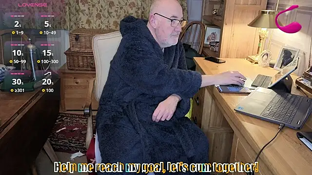 Snapshot of Adamdaddybear chatting on 01/15/26, 07:57 Adamdaddybear online show from 01/15/26, 07:57