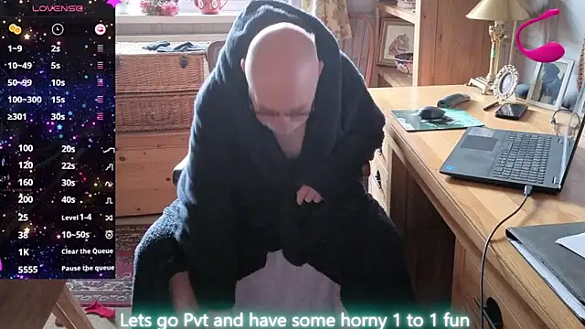 Snapshot of Adamdaddybear chatting on 03/21/26, 07:46 Adamdaddybear online show from 03/21/26, 07:46