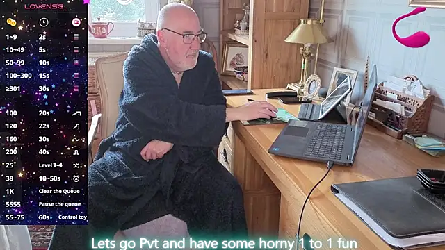 Snapshot of Adamdaddybear chatting on 04/08/26, 07:08 Adamdaddybear online show from 04/08/26, 07:08