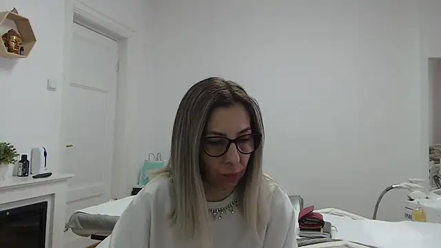 Snapshot of SukyGirl chatting on 12/13/24, 08:51 SukyGirl online show from 12/13/24, 08:51