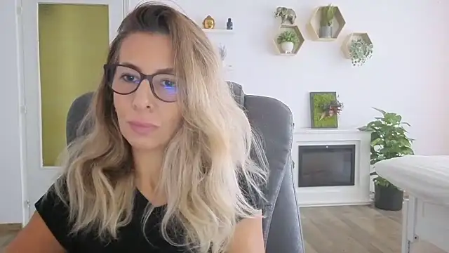 SukyGirl online show from 09/25/25, 07:34