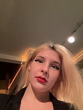 Snapshot of XMelissaX chatting on 12/01/25, 10:48 XMelissaX online show from 12/01/25, 10:48