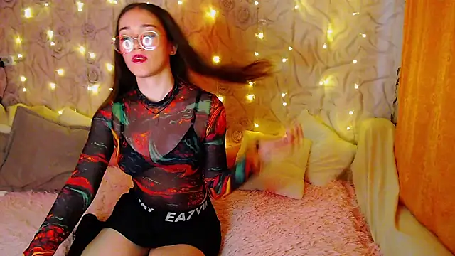 fluffy kitty  online show from 09/21/25, 03:30