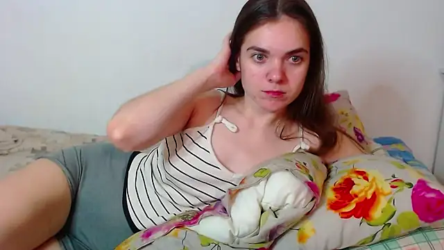 Snapshot of SallyMkn chatting on 10/14/25, 05:25 SallyMkn online show from 10/14/25, 05:25