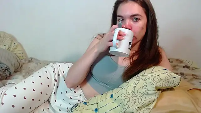 Snapshot of SallyMkn chatting on 01/06/26, 01:48 SallyMkn online show from 01/06/26, 01:48