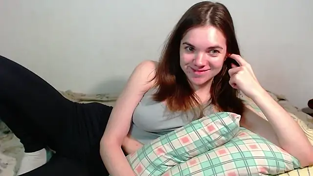 Snapshot of SallyMkn chatting on 03/27/26, 05:56 SallyMkn online show from 03/27/26, 05:56