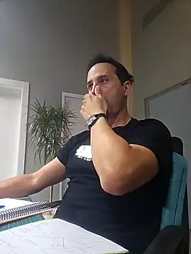 Lucas   81 online show from 11/10/25, 07:24