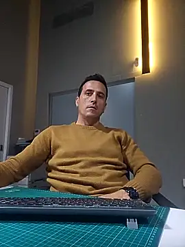 Lucas   81 online show from 12/02/25, 07:53