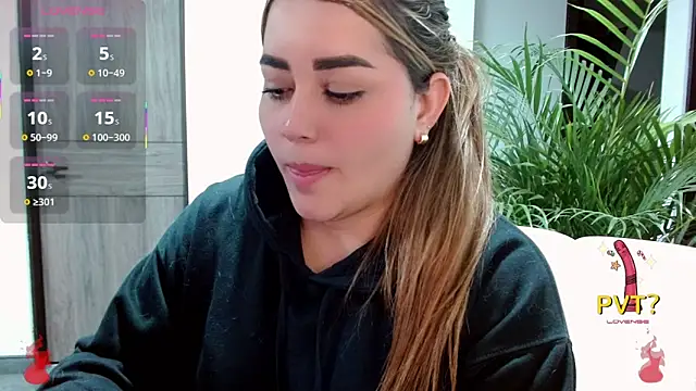 Snapshot of Lucia_star__ chatting on 11/07/25, 02:22 Lucia star online show from 11/07/25, 02:22