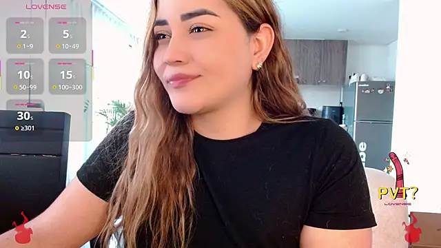 Snapshot of Lucia_star__ chatting on 11/15/25, 02:46 Lucia star online show from 11/15/25, 02:46