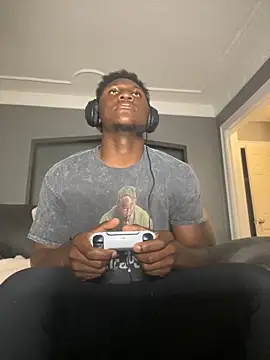 Snapshot of Festivitiesking1 chatting on 10/29/25, 10:33 Festivitiesking1 online show from 10/29/25, 10:33