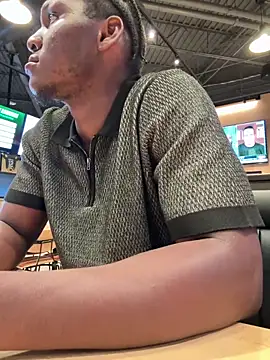 Snapshot of Festivitiesking1 chatting on 05/19/26, 05:30 Festivitiesking1 online show from 05/19/26, 05:30