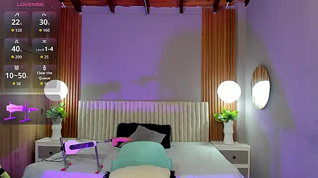 Snapshot of IvyBliss8 chatting on 11/18/25, 03:45 IvyBliss8 online show from 11/18/25, 03:45