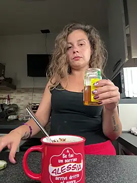 Snapshot of ItalianiMuli chatting on 10/03/25, 06:27 ItalianiMuli online show from 10/03/25, 06:27