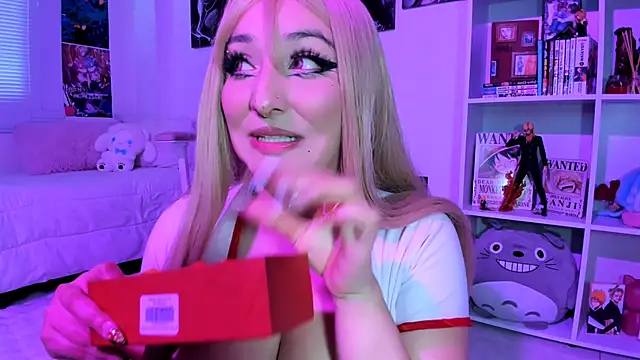 Snapshot of julyana_ chatting on 03/08/25, 04:28 julyana  online show from 03/08/25, 04:28