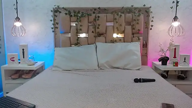 GigiVolkova online show from 11/28/25, 02:14