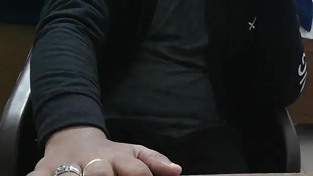 Snapshot of knigh_king chatting on 01/20/25, 07:15 knigh king online show from 01/20/25, 07:15