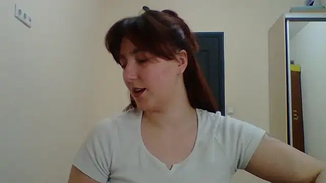 Snapshot of MiaStika chatting on 03/20/25, 05:47 MiaStika online show from 03/20/25, 05:47