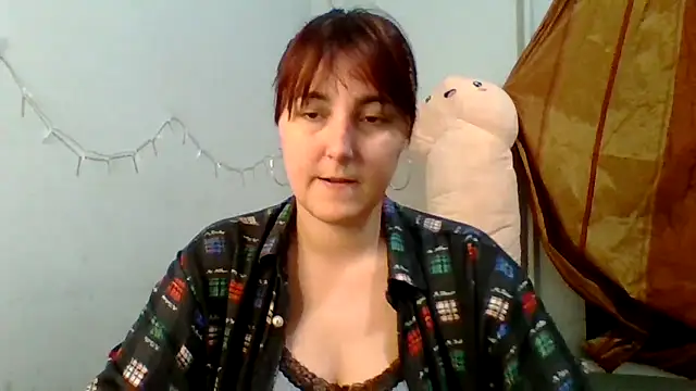 Snapshot of MiaStika chatting on 09/28/25, 04:12 MiaStika online show from 09/28/25, 04:12