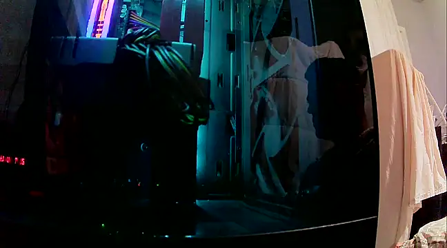 Snapshot of O_Black123 chatting on 12/21/24, 04:46 O Black123 online show from 12/21/24, 04:46