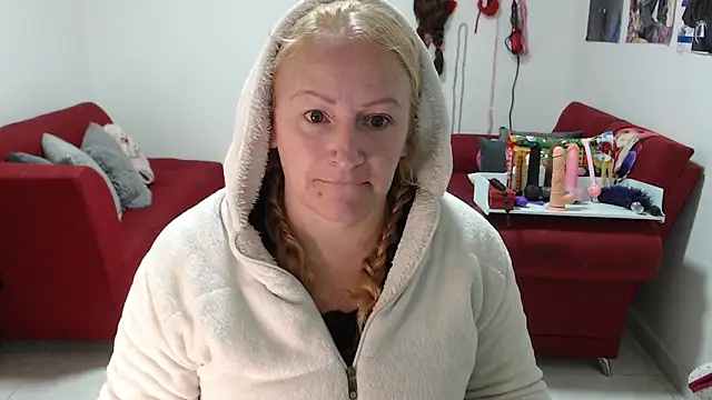 Snapshot of emperabigbootybigass chatting on 12/15/25, 12:20 emperabigbootybigass online show from 12/15/25, 12:20