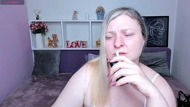 AnnaXCherri online show from 11/10/25, 02:32