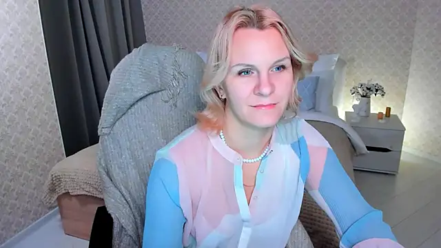 Louisa Bay online show from 12/13/24, 07:47