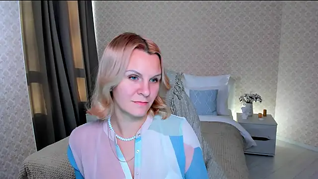 Louisa Bay online show from 12/13/24, 11:34