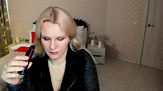 Louisa Bay online show from 01/15/25, 11:00